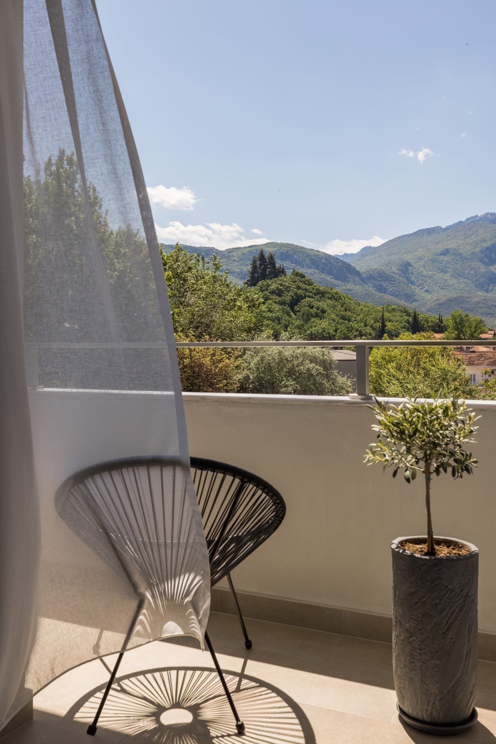 Meteoron Luxury Suites