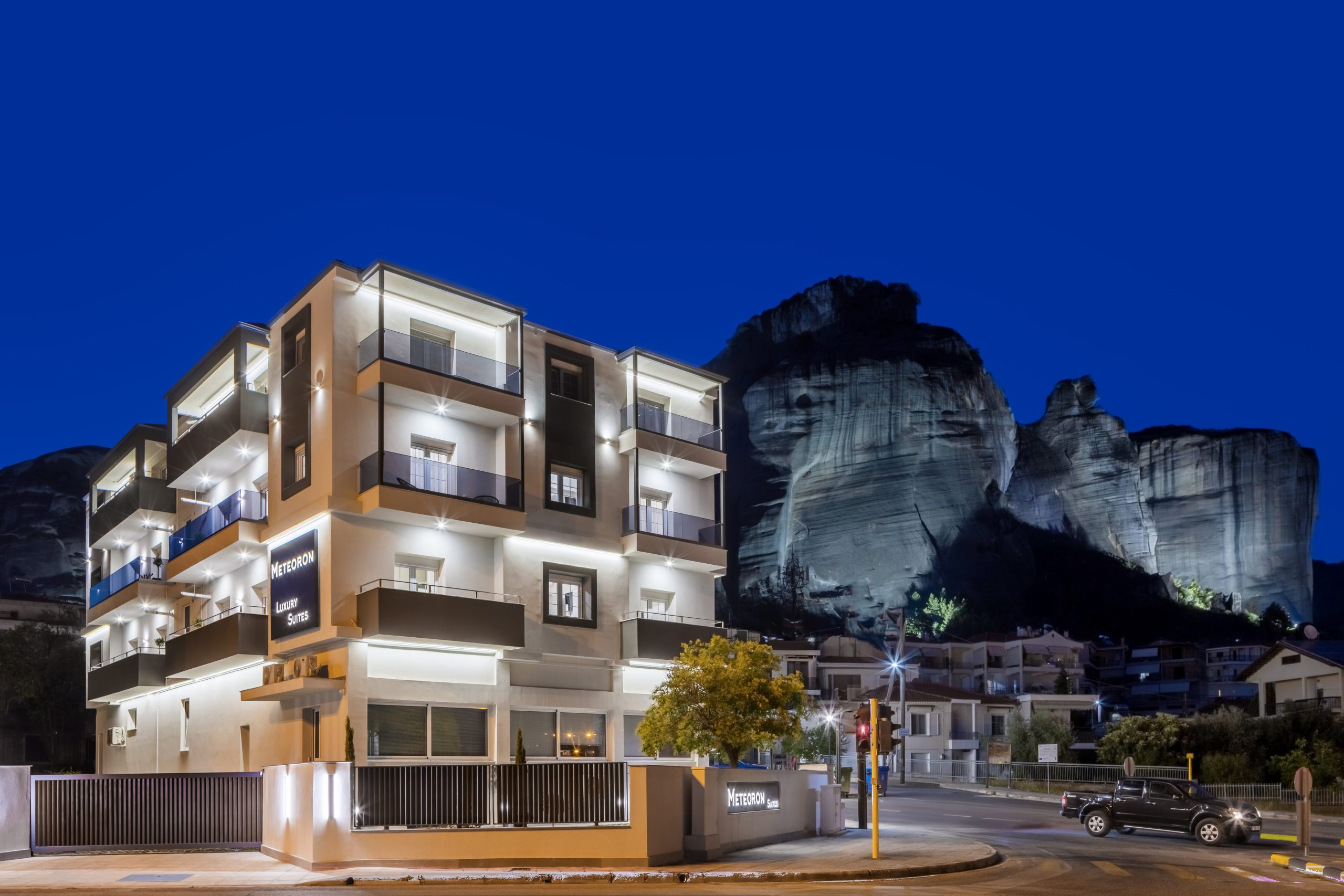 Meteoron Luxury Suites