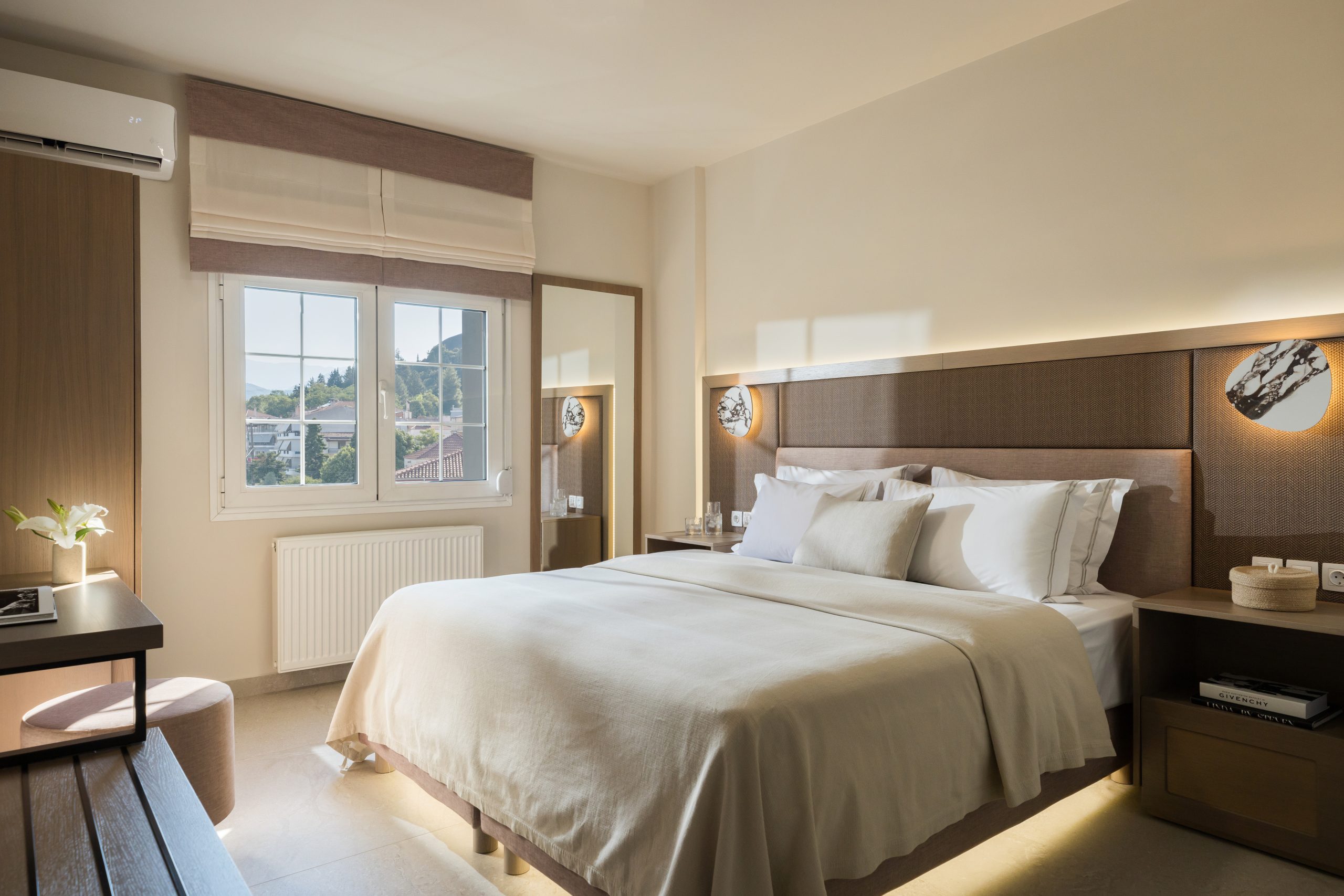 Meteoron Luxury Suites