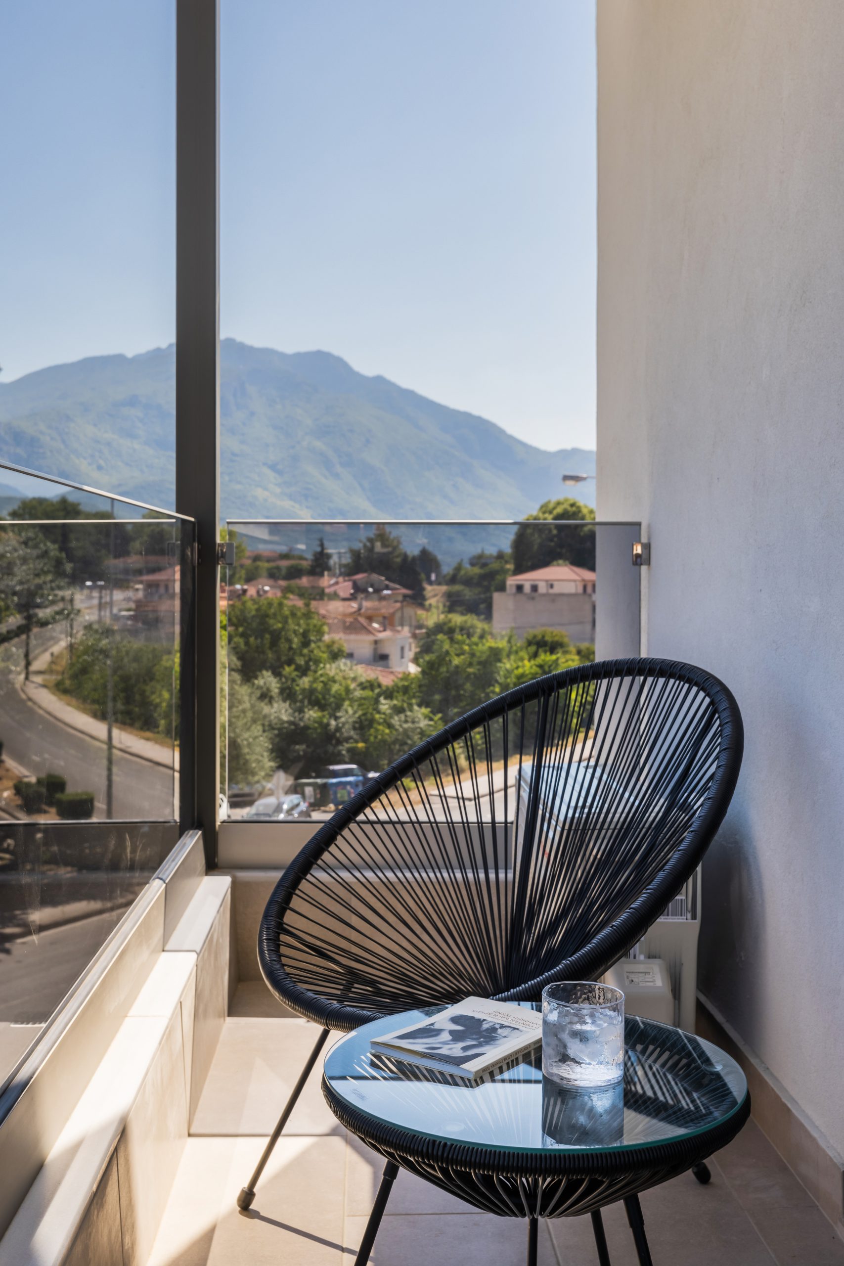 Meteoron Luxury Suites