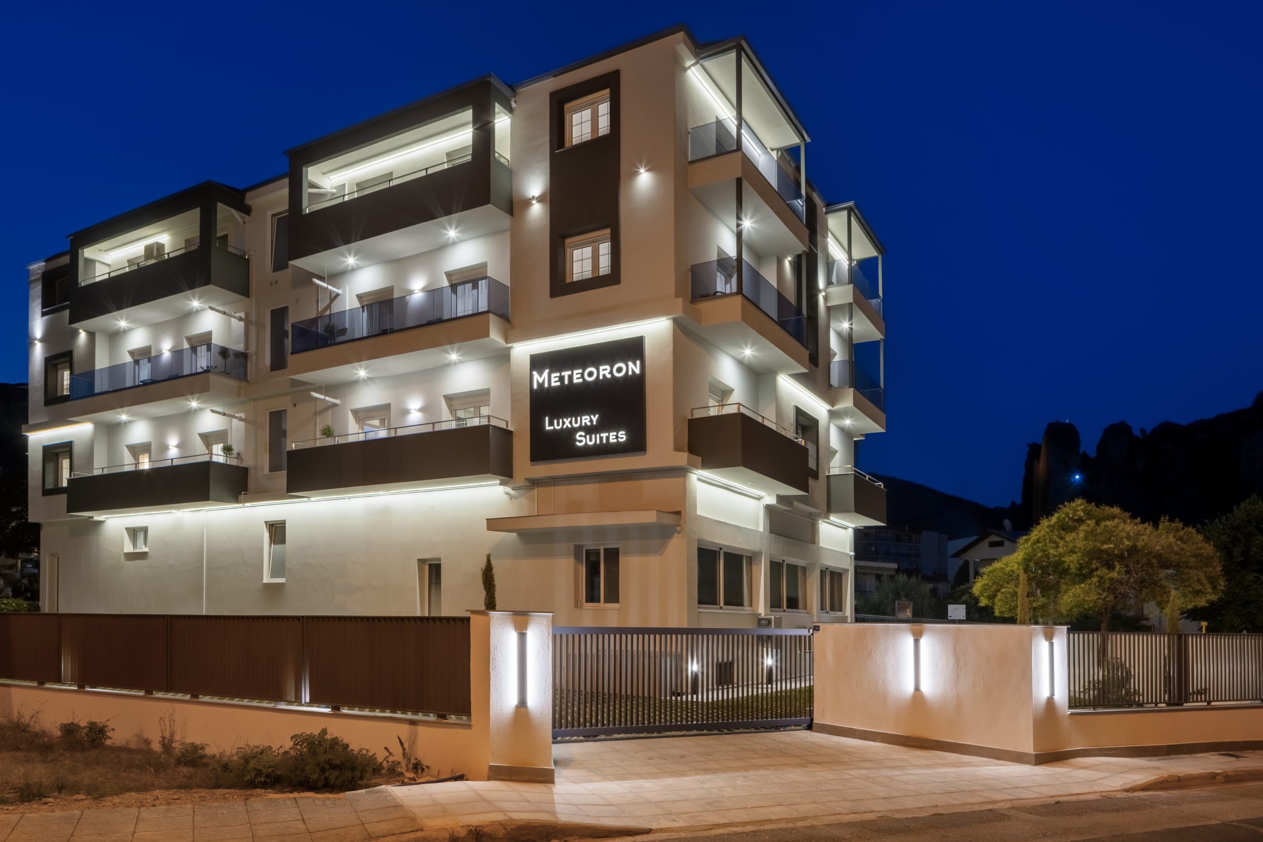 Meteoron Luxury Suites