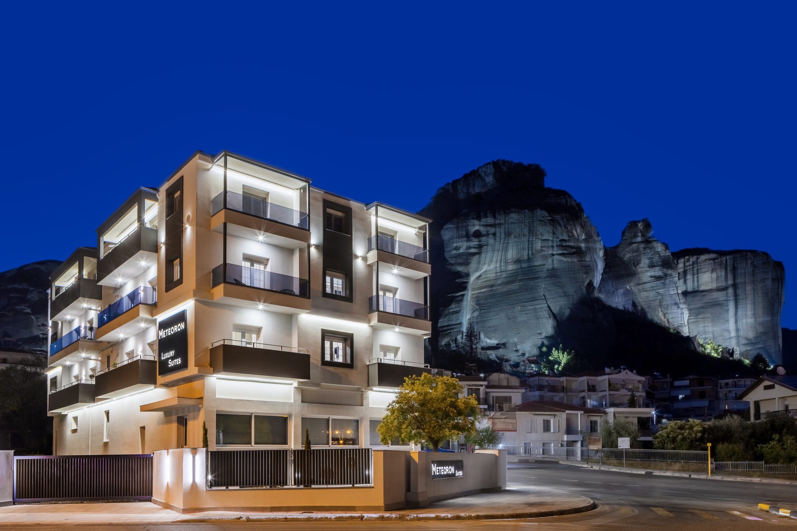 Meteoron Luxury Suites